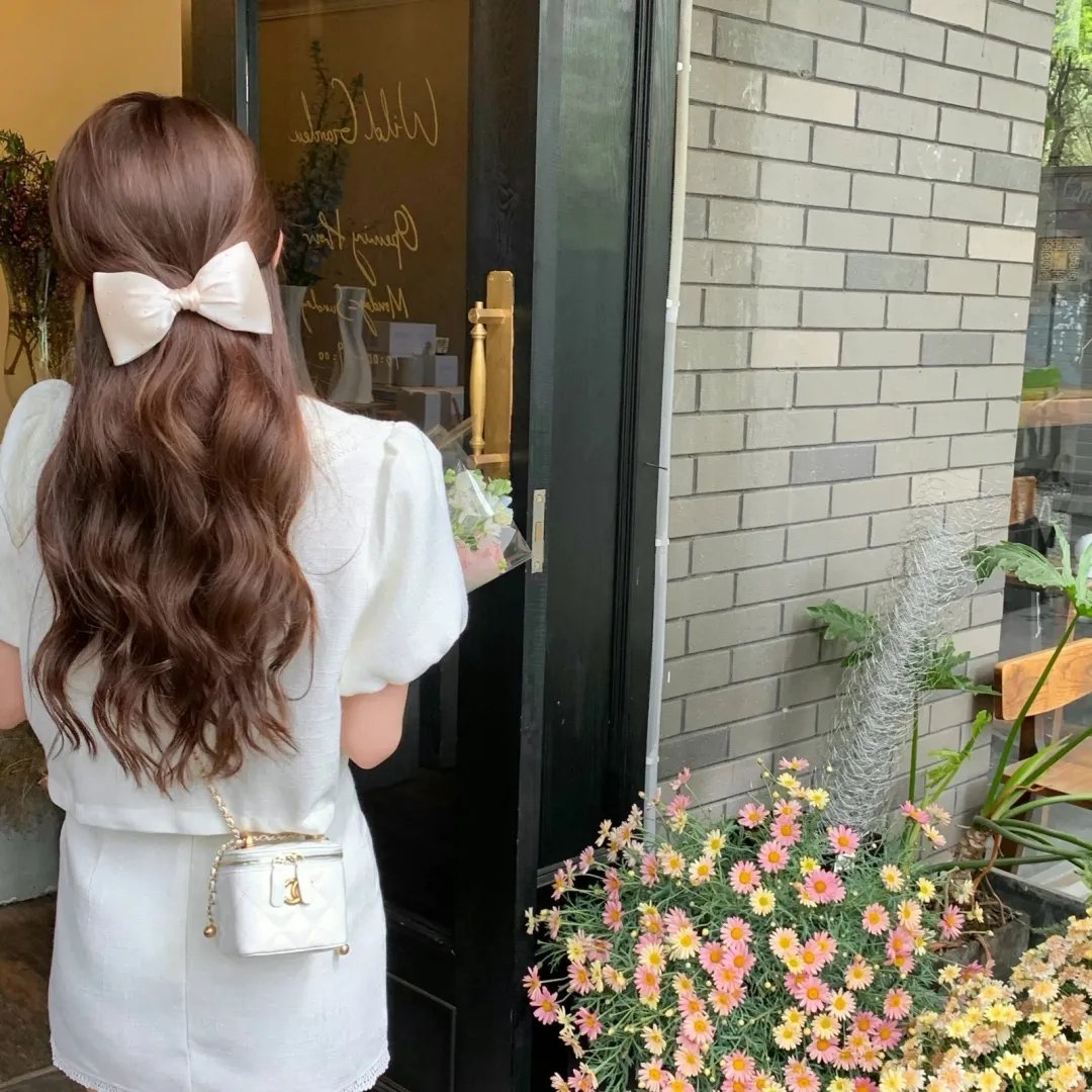 配角